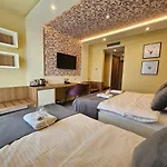 Hotell Etna 4*