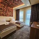Hotell Etna 4*